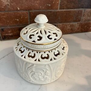 Lenox Versailles illuminations round covered candle box